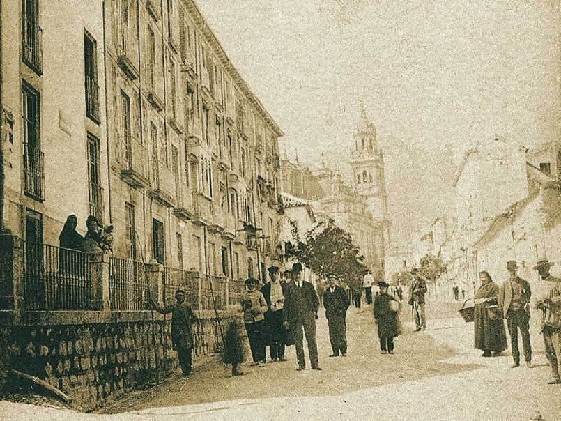 Edificio de la Calle Bernab Soriano n 20 - Edificio de la Calle Bernab Soriano n 20. Foto antigua