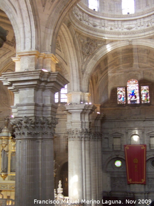 Catedral de Jan. Columnas - Catedral de Jan. Columnas. 