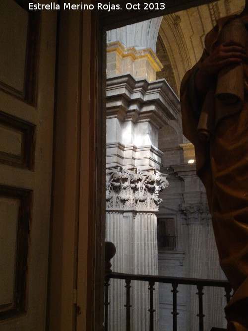 Catedral de Jan. Columnas - Catedral de Jan. Columnas. 