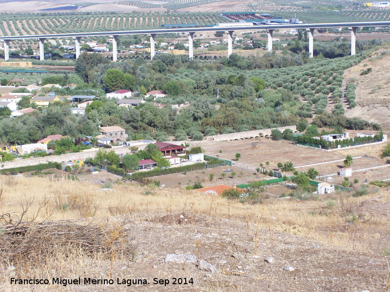 Viaducto del Ro Guadalbulln - Viaducto del Ro Guadalbulln. En primer trmino el Acueducto del Puente Tablas