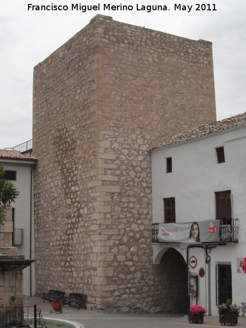 Castillo de Jimena - Castillo de Jimena. Torre del Homenaje y Arco