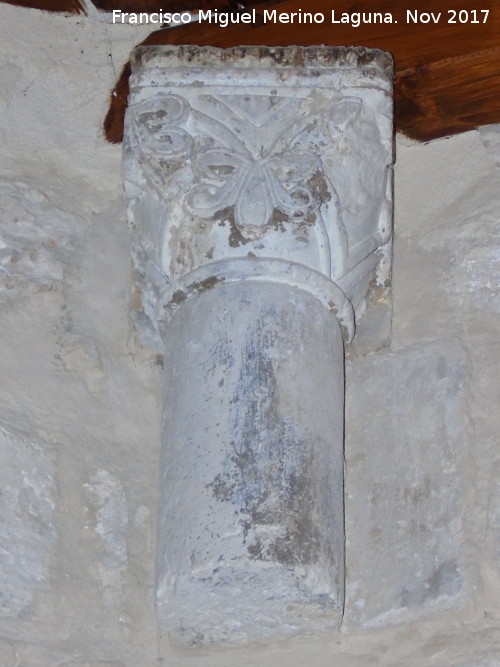 Castillo de Jimena - Castillo de Jimena. Capitel de la planta superior I