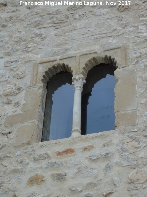 Castillo de Jimena - Castillo de Jimena. Ventana geminada