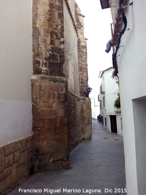 Iglesia de Santiago Mayor - Iglesia de Santiago Mayor. Contrafuertes