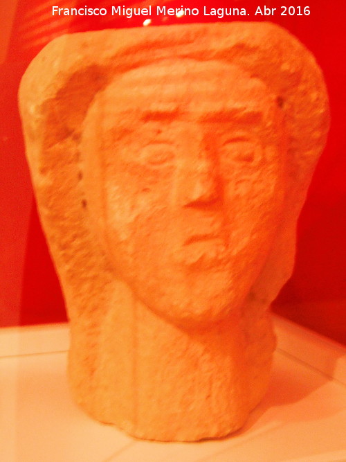 Cerro Alcal - Cerro Alcal. Cabeza de mujer en piedra caliza siglos V-IV a.C. Museo Provincial de Jan