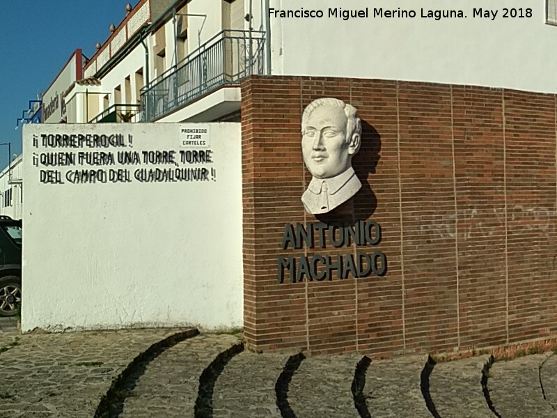 Antonio Machado - Antonio Machado. Monumento en Torreperogil