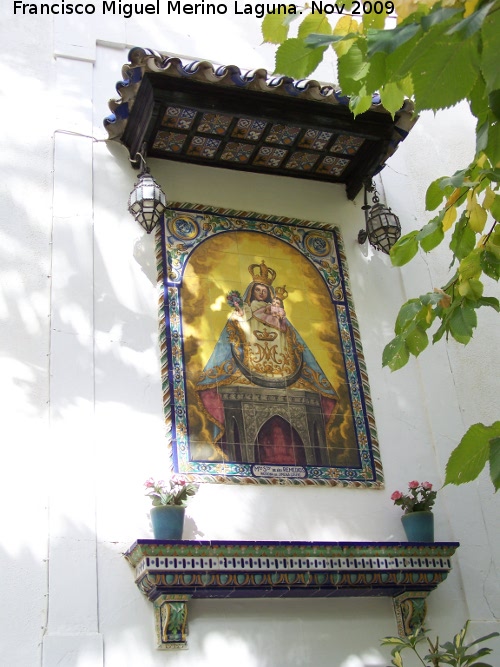 Santuario de Cnava - Santuario de Cnava. Azulejos de la Virgen de los Remedios en el lateral izquierdo de la Ermita