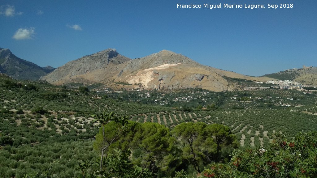 Pea Salada - Pea Salada. Vistas hacia La Pea y el Cerro de los Morteros o La Mella