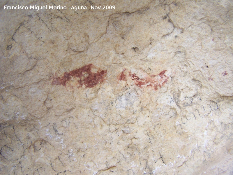 Pinturas rupestres de la Cueva de la Graja-Grupo IV - Pinturas rupestres de la Cueva de la Graja-Grupo IV. Barra horizontal partida en dos partes
