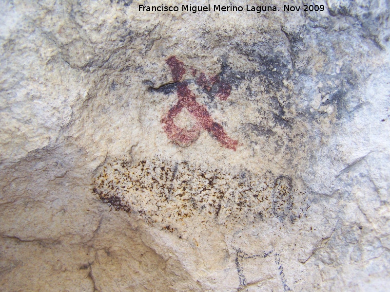 Pinturas rupestres de la Cueva de la Graja-Grupo IV - Pinturas rupestres de la Cueva de la Graja-Grupo IV. Antropomorfo tipo phi