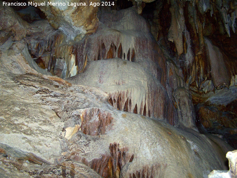 Cueva de la Canalizacin - Cueva de la Canalizacin. Formaciones rocosas