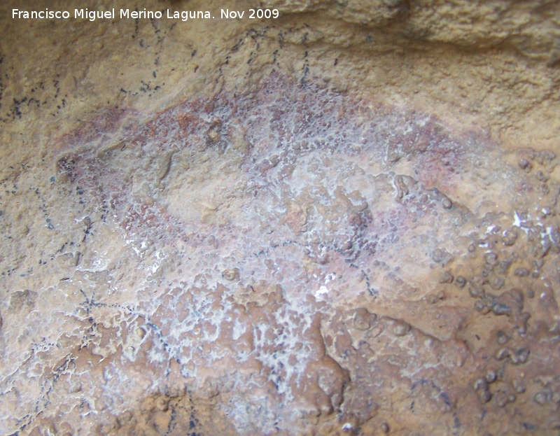 Pinturas rupestres de la Cueva de la Graja-Grupo X - Pinturas rupestres de la Cueva de la Graja-Grupo X. Antropomorfo tipo phi muy deteriorado