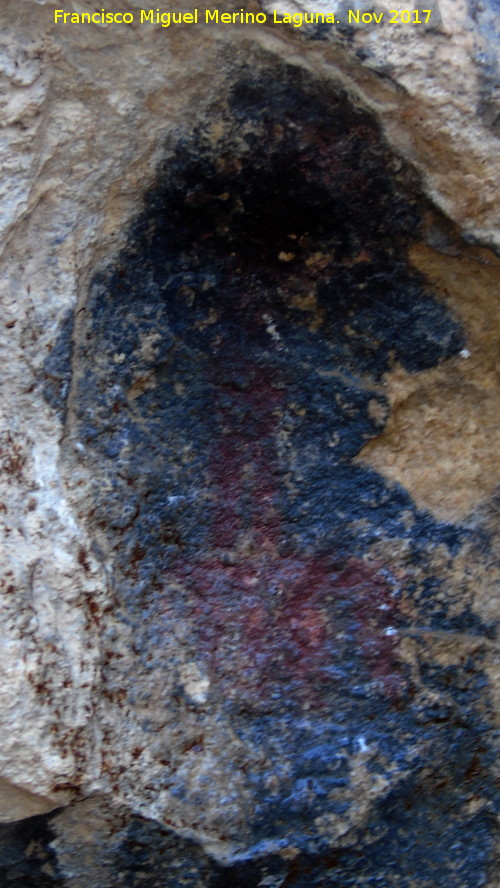 Pinturas rupestres de la Cueva de la Graja-Grupo IX - Pinturas rupestres de la Cueva de la Graja-Grupo IX. Antropomorfo y zooformo superior