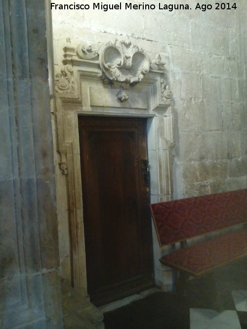 Catedral de Jan. Escalera de Caracol - Catedral de Jan. Escalera de Caracol. Puerta de acceso
