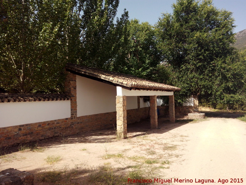 Cortijo de Prados Bajos - Cortijo de Prados Bajos. Porche pequeo