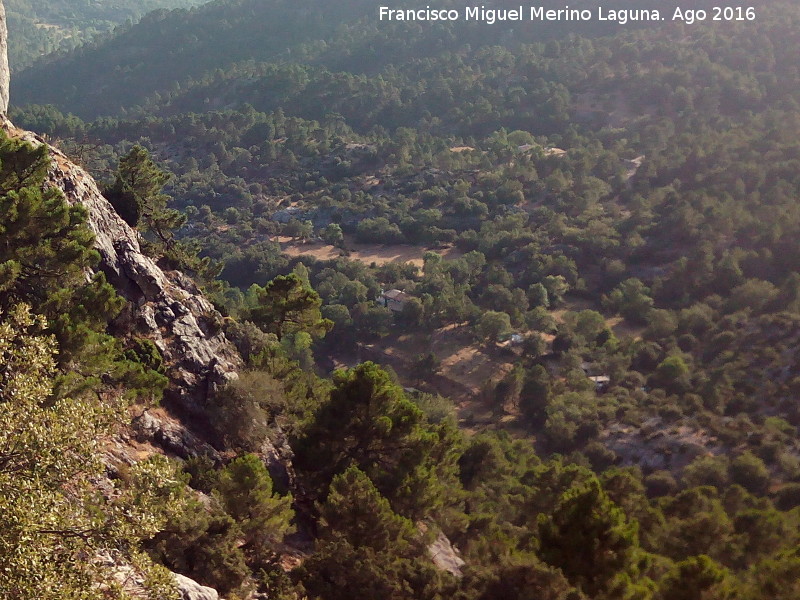 Cortijo Las Castaetas - Cortijo Las Castaetas. Desde la Lancha de la Escalera