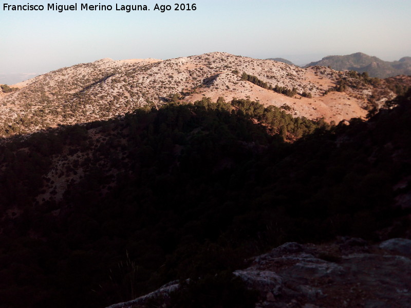 Lancha de la Cigarra - Lancha de la Cigarra. Vista desde la Escalera del Blanquillo