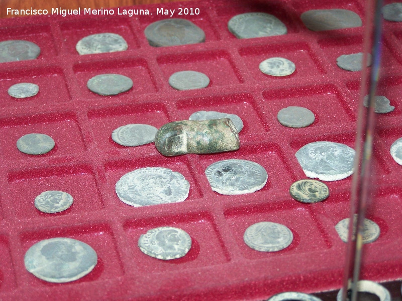 Museo de Jdar - Museo de Jdar. Monedas romanas y exvoto de un dedo