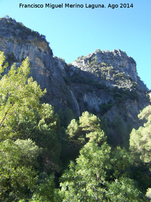 Cascada del Molino de Carrales - Cascada del Molino de Carrales. 