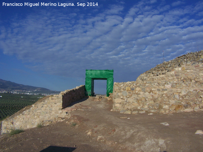 Oppidum Puente Tablas. Muralla - Oppidum Puente Tablas. Muralla. Puerta del Sol