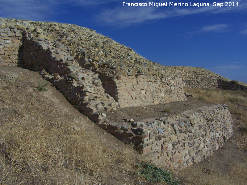 Oppidum Puente Tablas. Muralla - Oppidum Puente Tablas. Muralla. Torren