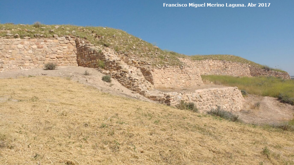 Oppidum Puente Tablas. Muralla - Oppidum Puente Tablas. Muralla. Torren