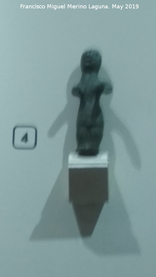 Cstulo. Torren Alba - Cstulo. Torren Alba. Exvoto de hombre con tnica, bronce, siglo III a.C.