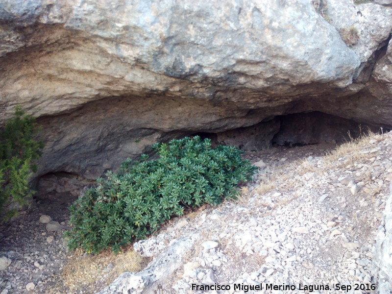 Rayal - Rayal. Cueva de la cara norte