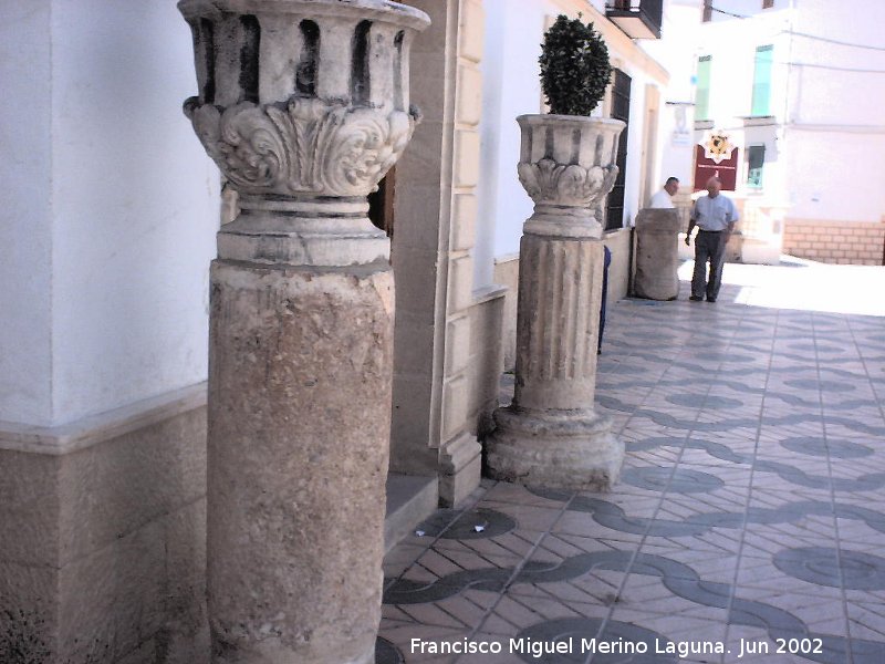 Historia de La Guardia - Historia de La Guardia. Columnas romanas en la puerta del Ayuntamiento