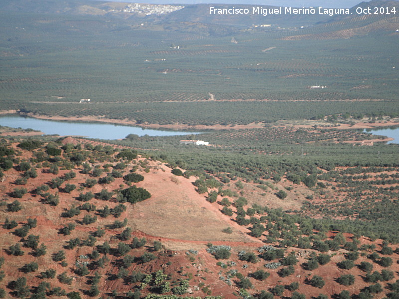 Cortijo La Cerca - Cortijo La Cerca. Al fondo las Navas de San Juan