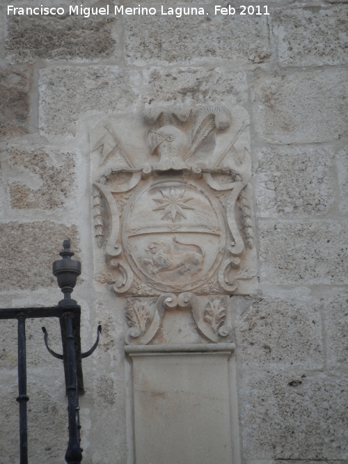 Casa Solariega de Meja Carrillo - Casa Solariega de Meja Carrillo. Escudo derecho