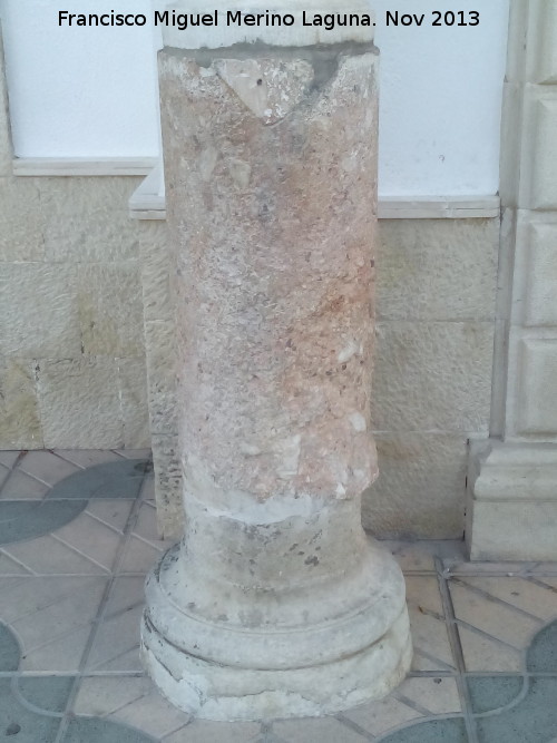 Ayuntamiento de La Guardia - Ayuntamiento de La Guardia. Columna romana del Ayuntamiento