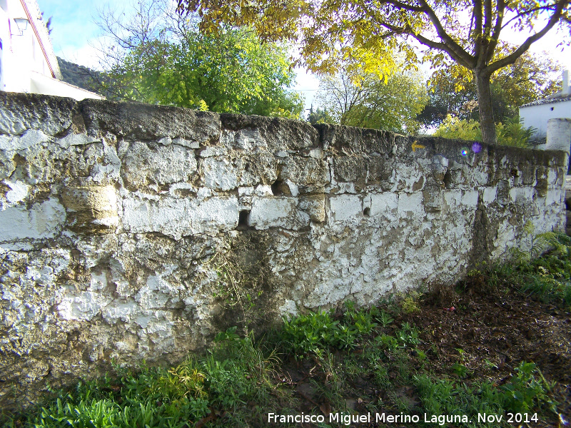 Molino de Puertollano - Molino de Puertollano. Muro con basas de columnas