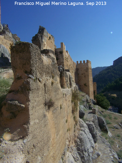 Castillo de La Iruela - Castillo de La Iruela. Murallas