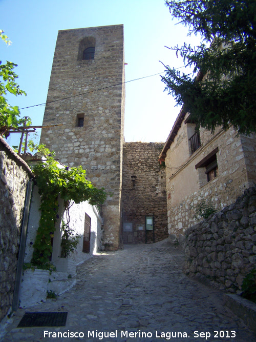 Castillo de La Iruela - Castillo de La Iruela. Torren-Puerta-Campanario