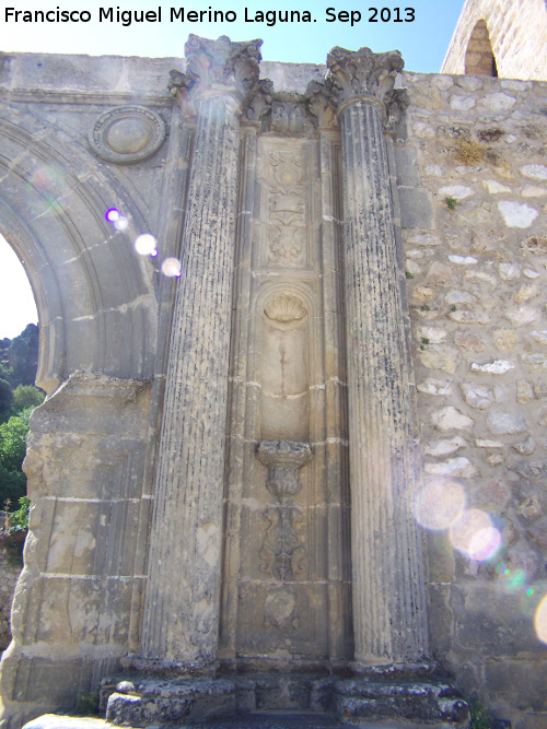 Iglesia de Santo Domingo - Iglesia de Santo Domingo. Columnas de la derecha