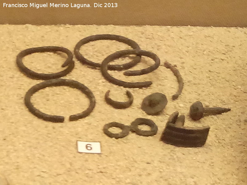 Cstulo - Cstulo. Fbula, botones, aros y clavo. Museo Arqueolgico de Linares