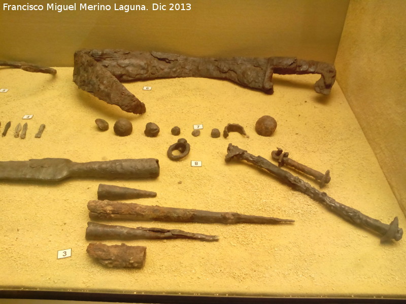 Cstulo - Cstulo. Armas. Museo Arqueolgico de Linares