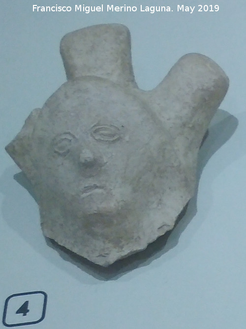 Cstulo - Cstulo. Busto de Minerva. Cermica. Siglos I-II d. C. Museo Arqueolgico de Linares