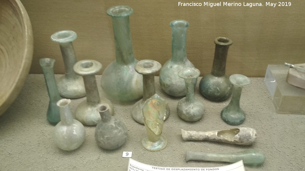 Cstulo - Cstulo. Botellas, ungentarios y ampollas de vidrio. Siglos I-III d.C. Museo Arqueolgico de Linares