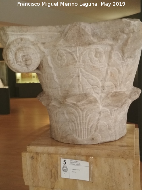 Cstulo - Cstulo. Capitel corintio de mrmol siglo III Museo Arqueolgico de Linares