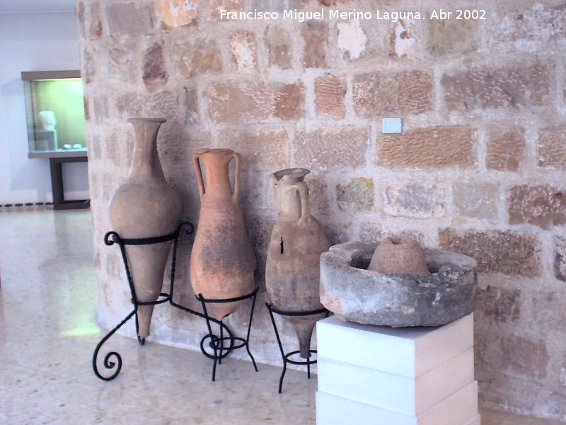 Cstulo - Cstulo. nforas y molino. Museo Arqueolgico de Linares