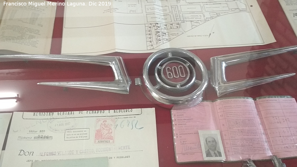 SEAT 600 - SEAT 600. Archivo Histrico Provincial de Jan