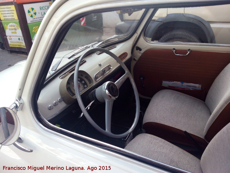 SEAT 600 - SEAT 600. Interior