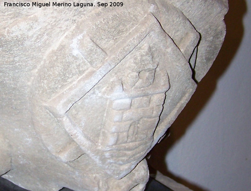 Santuario de Linarejos - Santuario de Linarejos. Escudo de Linares ms antiguo