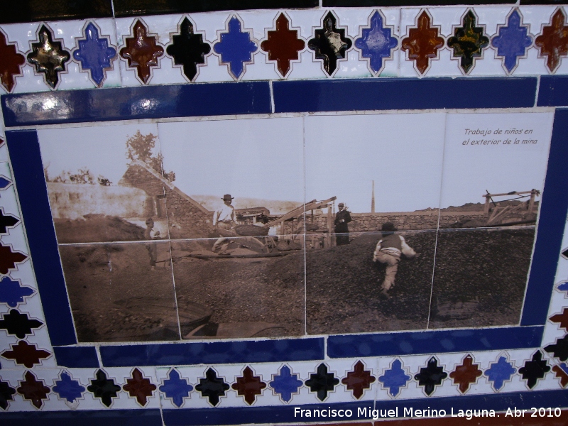 Minas de Linares - Minas de Linares. Nios trabajando en el exterior de la mina