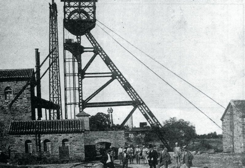 Minas de Linares - Minas de Linares. Pozo Acosta 1920 mineros de Arrayanes