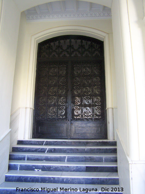 Hospital de los Marqueses de Linares - Hospital de los Marqueses de Linares. Puerta de entrada