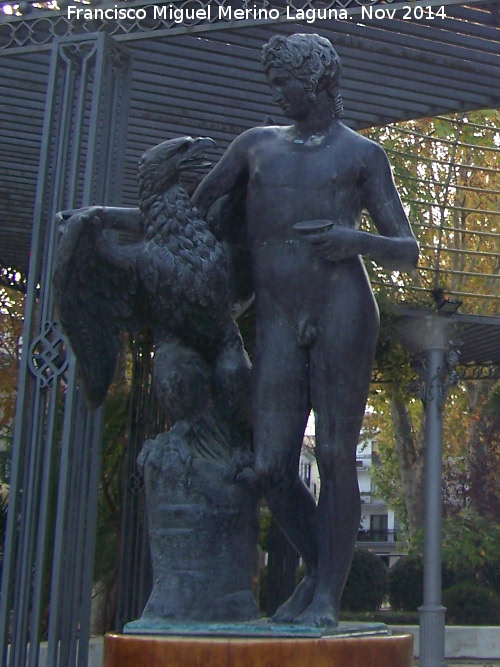 Estatua de Ganmedes - Estatua de Ganmedes. 