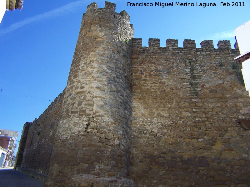 Castillo de Lopera - Castillo de Lopera. Torren circular esquinero
